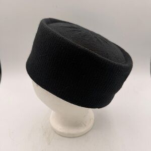 Black Knit Pillbox Hat with Fez-Inspired Silhouette – 61 cm